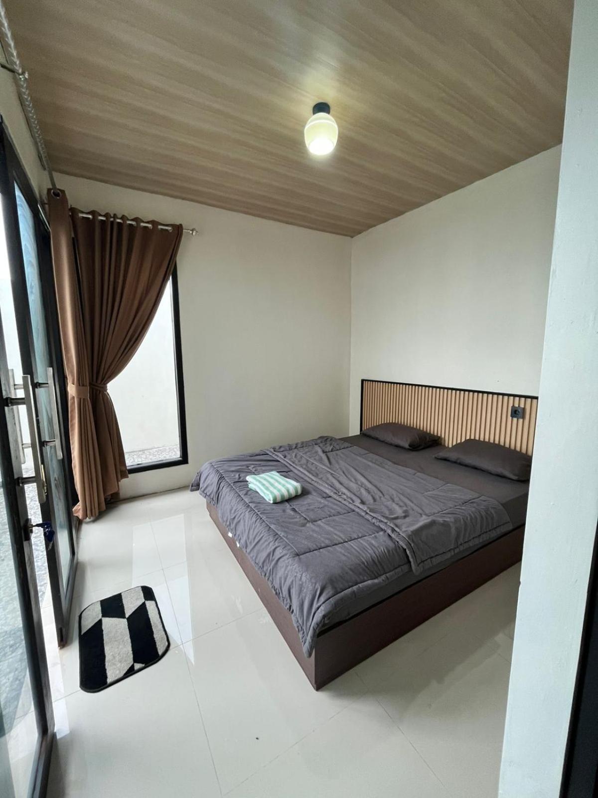 Villa Bintang Sikunir 2 Вонособо Экстерьер фото